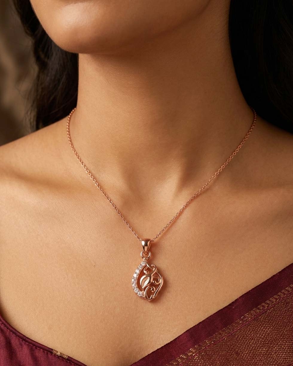 Zoya Leaf Pendant - image 2